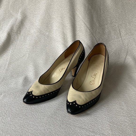 De Liso Shoes - Vintage DeLiso Womens Leather Heels Leather Sz 8.5